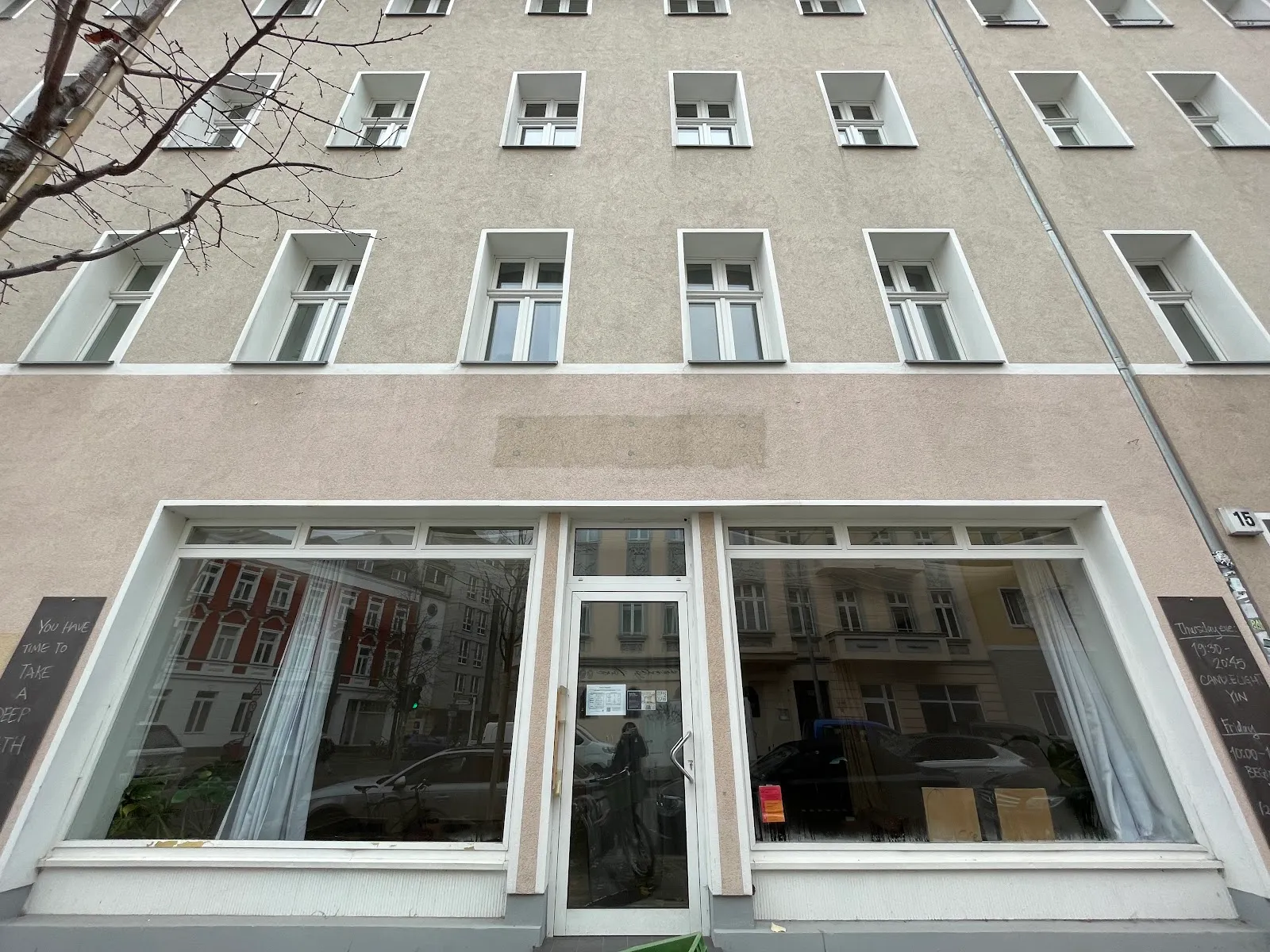 Born Yin - YIN-YANG YOGA & HEALTH COACHING - Shawn K. Russel — yoga-studio in Berlin — 5