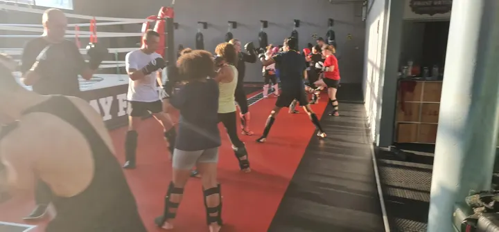 Kickbokschool Kai Muay Family — Vechtsport in Bilgaard, Leeuwarden