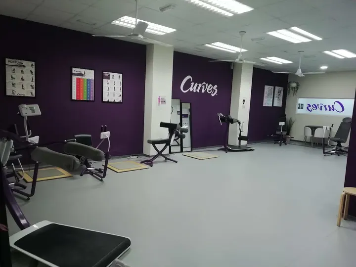 Curves Juan Llorens — estudio de fitness-studio en la Petxina, Valencia — 2