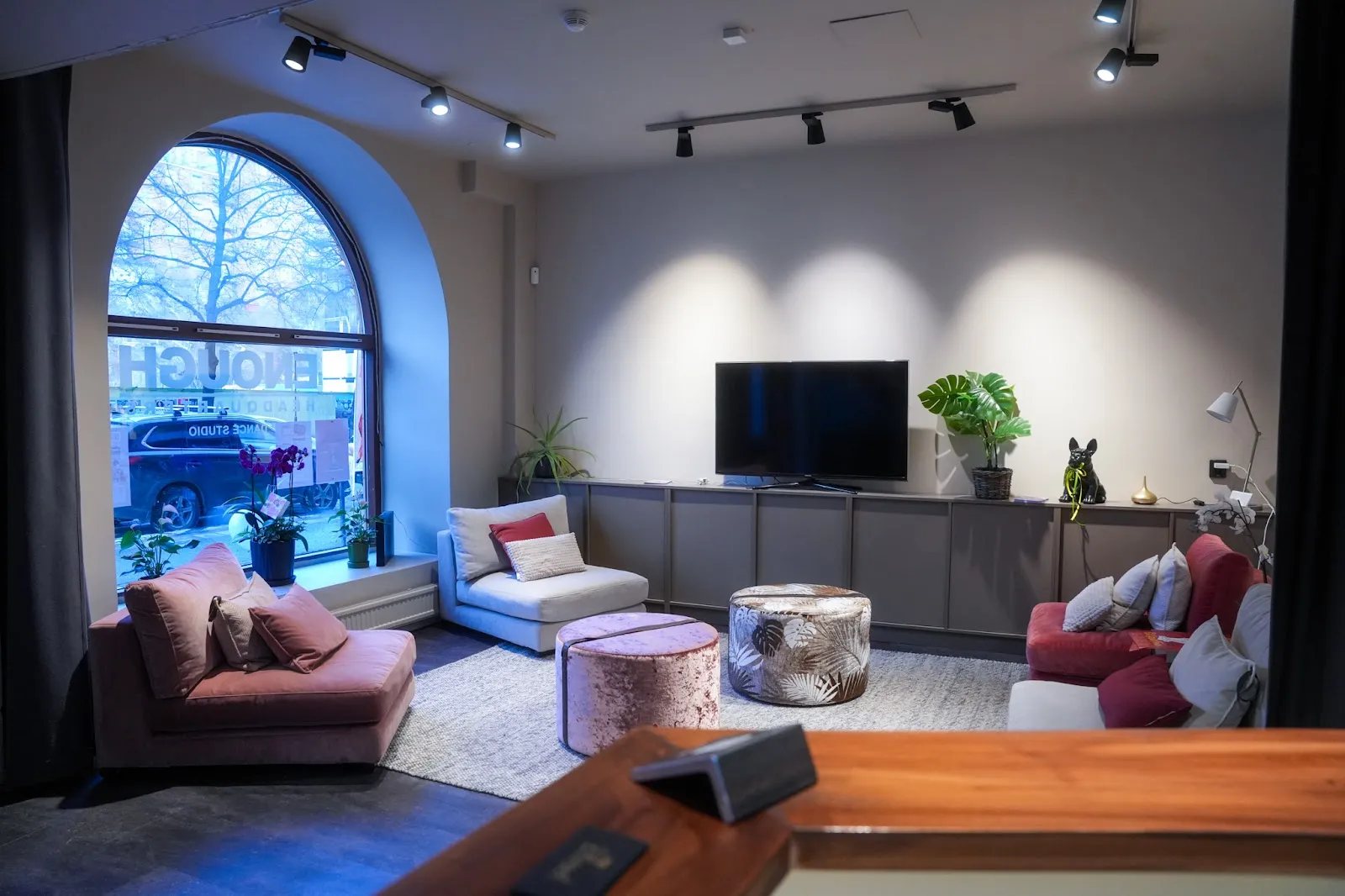 ENOUGH Headquarters — dans-studio i Stockholm — bild 5