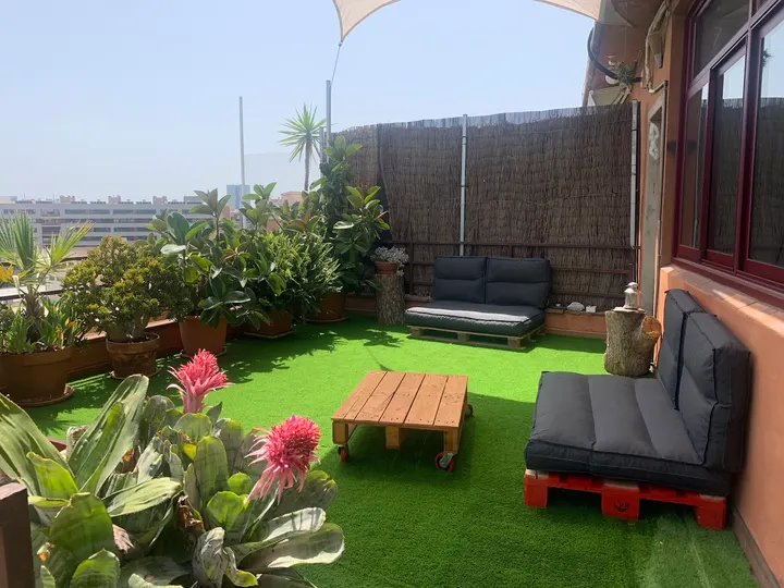 Casa Lazar — Meditación en Sant Martí, Barcelona