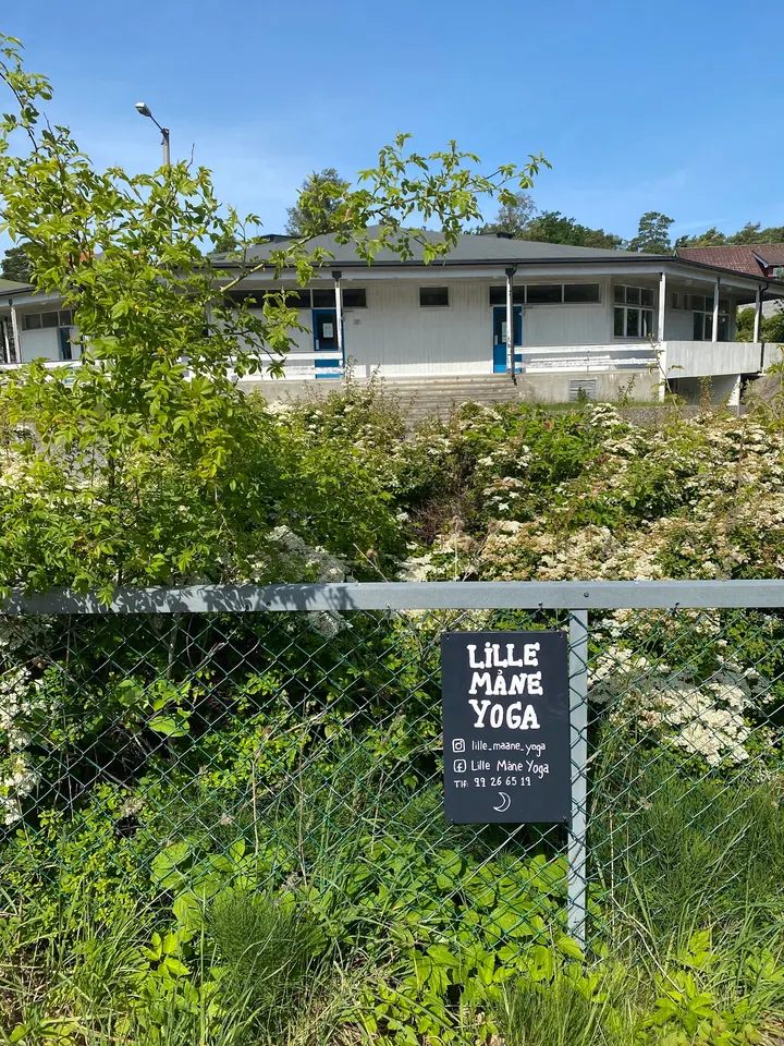 Lille Måne Yoga Med Karlsen — Yoga i Vesterøy
