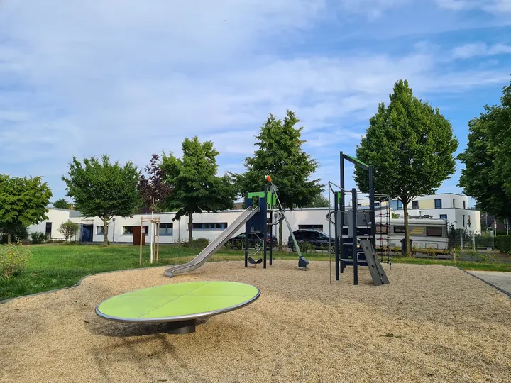 Laufmamalauf Spielplatz Raerener Straße — Bootcamp in Oberforstbach, Aachen