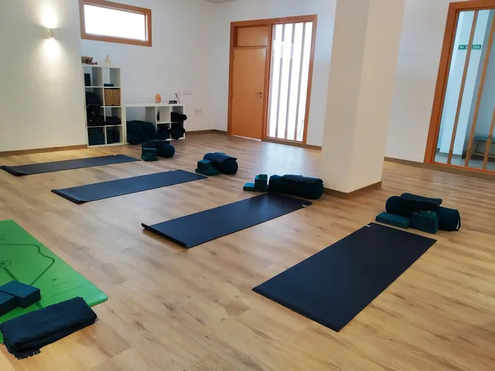 Now Yoga Studio — Yoga en San Luis, Almería