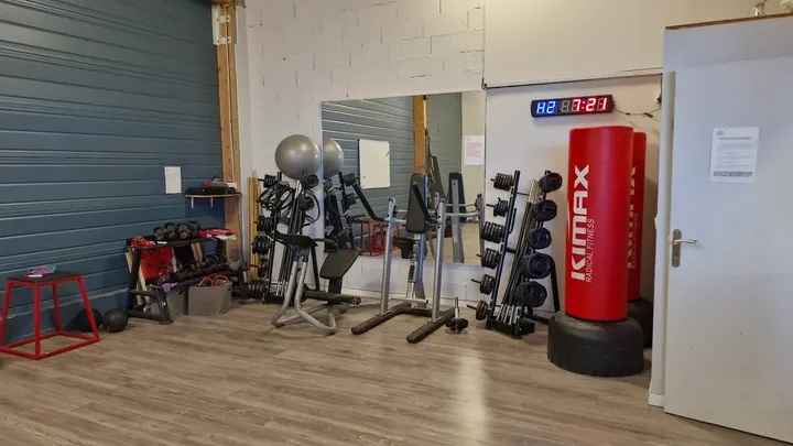 Enjoy Fit — salle de fitness-studio à Saint-Laurent-des-Arbres — 3