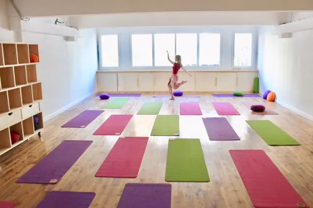 Anastasia Artemova - La Lila — yoga-studio aux Lilas, Paris — 2