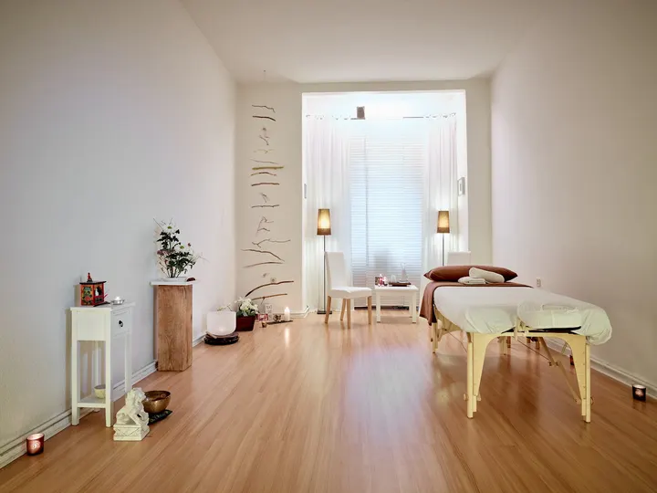 Wolfgang Riedl / Aromapressur® + Yin Yoga — Yoga in Steglitz, Berlin