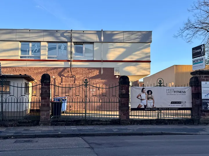 amena Fitness für Frauen — fitnessstudio in Binsenschlauch, Karlsruhe — 3