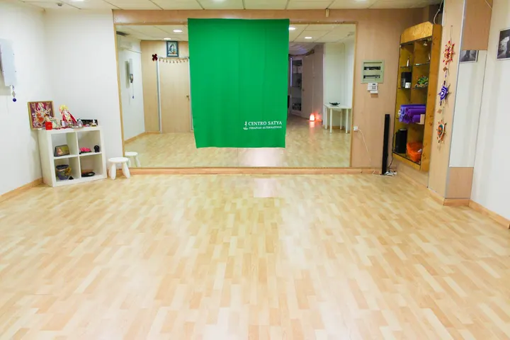 Centro Satya de Masaje, Yoga, Pilates y Sanacion - Torremolinos — Yoga en Torremolinos