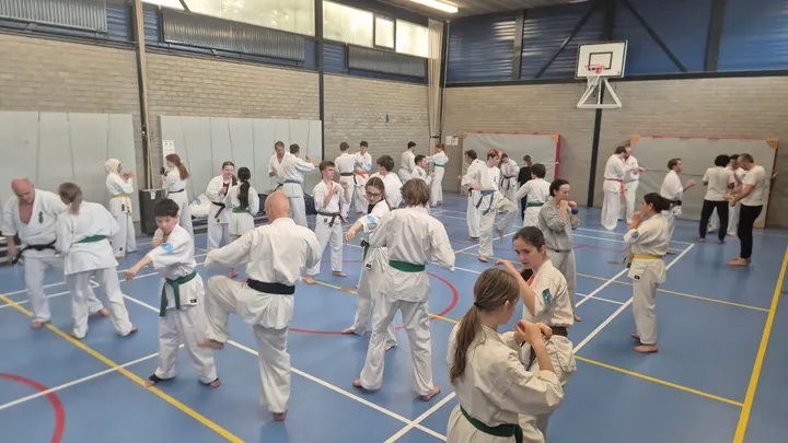 Karateschool Sam Muller — Vechtsport in Ambachtenbuurt, Alphen aan den Rijn