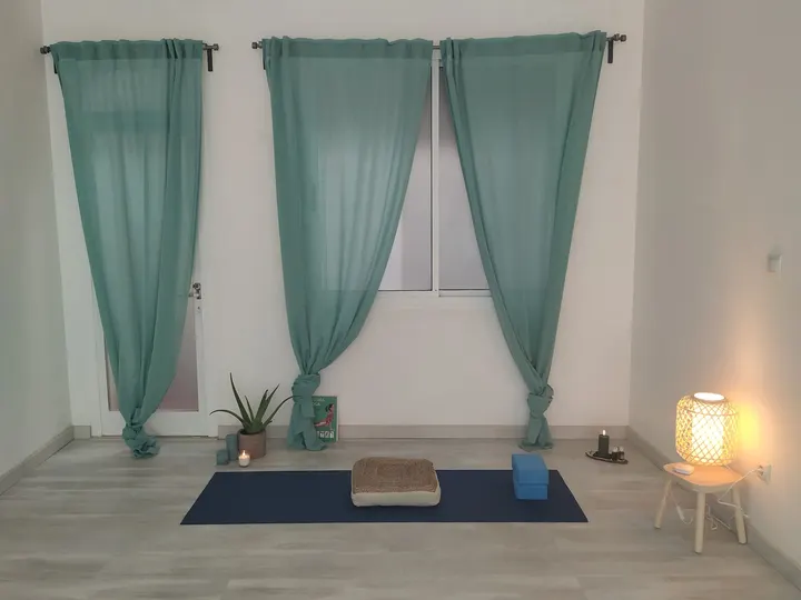 AHAMKÂRA movimiento del yoga — yoga-studio en Badalona — 5