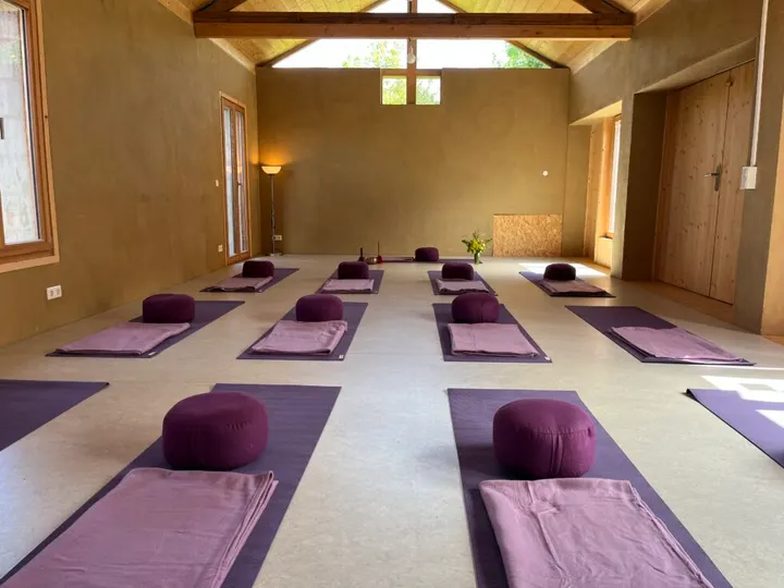 Yoga mit Sarah — Yoga in Schlehdorf