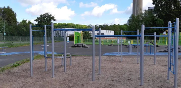 Un terrain de sport, street workout — callisthénie-studio à La Grande Delle, Hérouville-Saint-Clair — 2