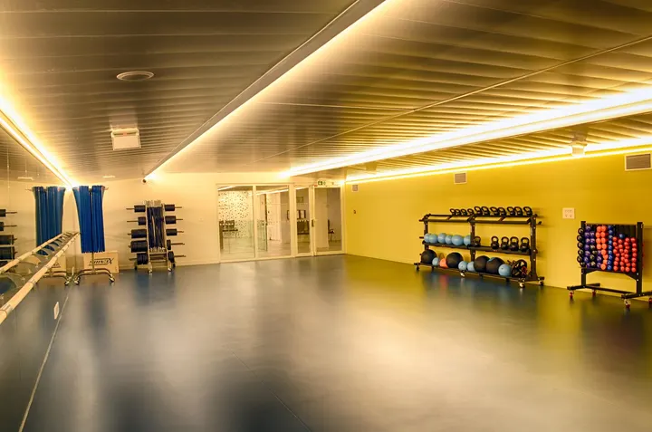 Piscine Alfred Sevestre — Salle de fitness à Quartier Bords et Val de Seine / Les Arches, Issy-les-Moulineaux
