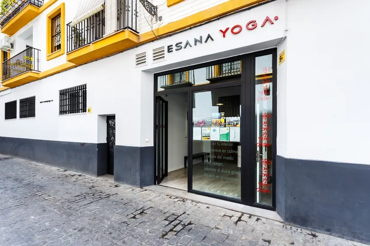 Esana Yoga — yoga-studio en Encarnación-Regina, Sevilla — 3