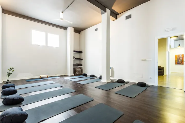 Esana Yoga — Yoga en Encarnación-Regina, Sevilla
