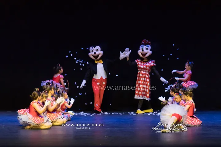 Escuela De Danza Ana Serna — baile-studio en Torrelavega — 4