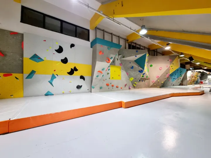 Sciorba Sala di Arrampicata — Arrampicata a San Gottardo, Genova