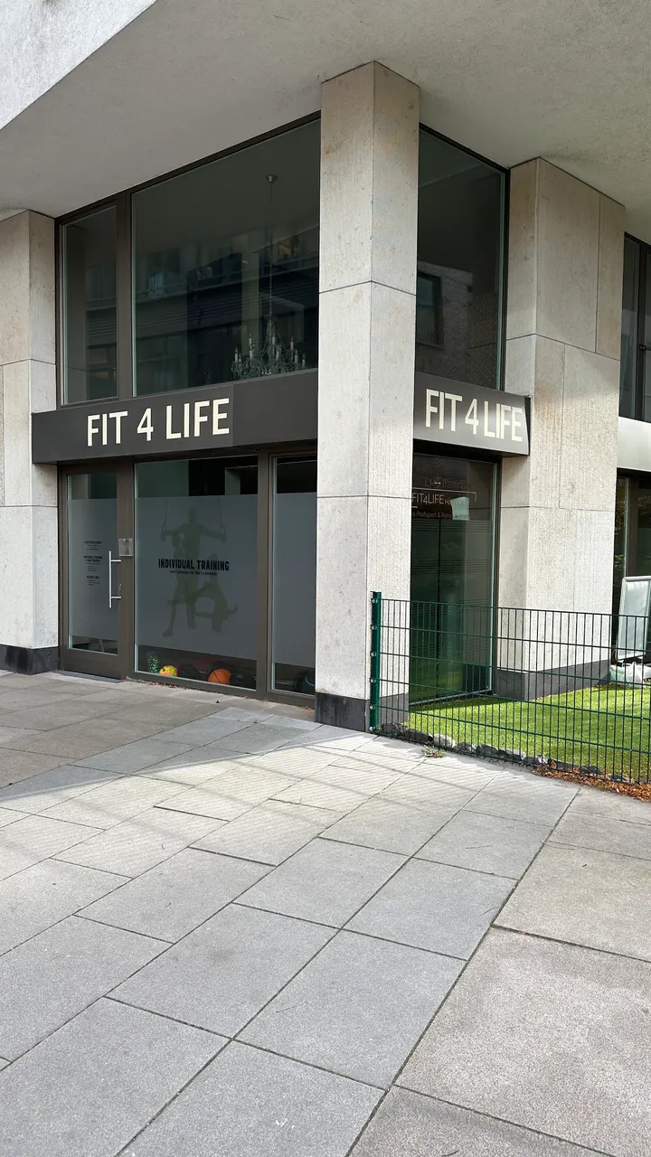 fit4life HafenCity — ems-training-studio in Altstadt, Hamburg — 2