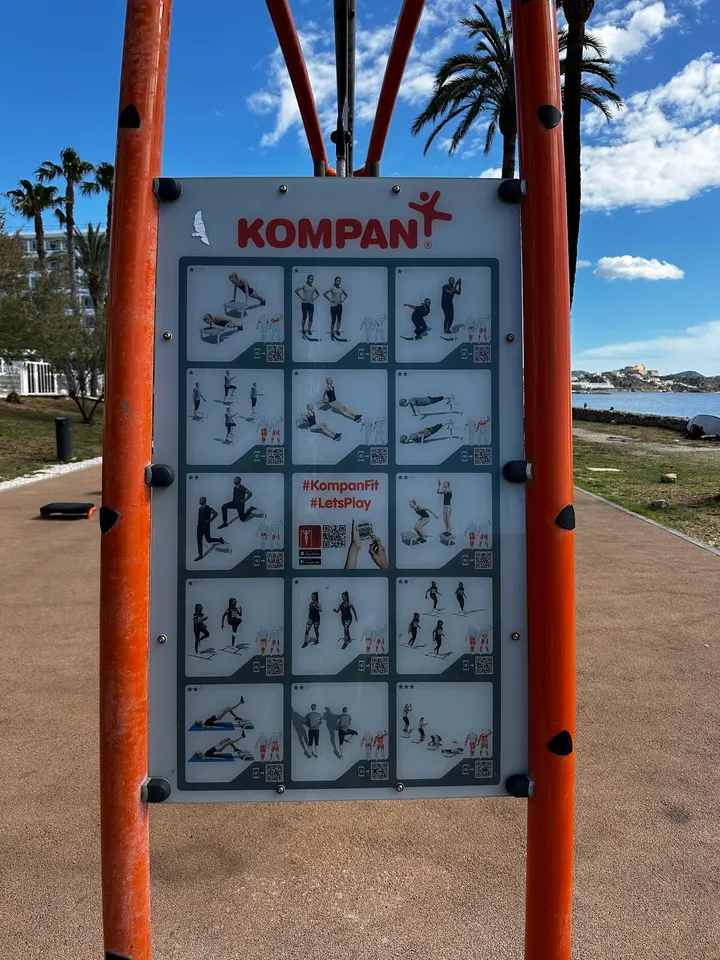 Calistenia - parque de barras — calisthenics-studio en Dalt Vila, Ibiza — 2
