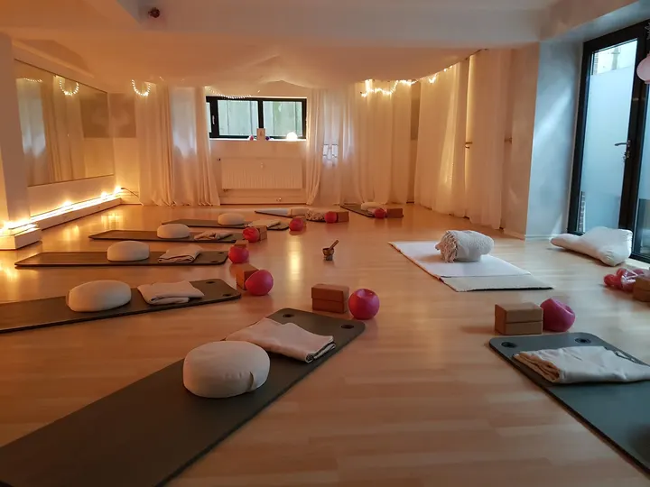 Adhuna Veda — yoga-studio in Hamburg — 3