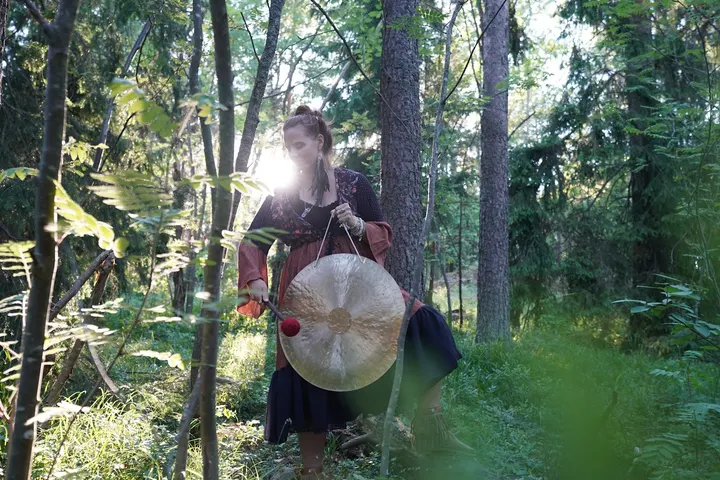 Äänimalja- ja Reikikoulu Pranamaa — Meditaatio – Piikkiö