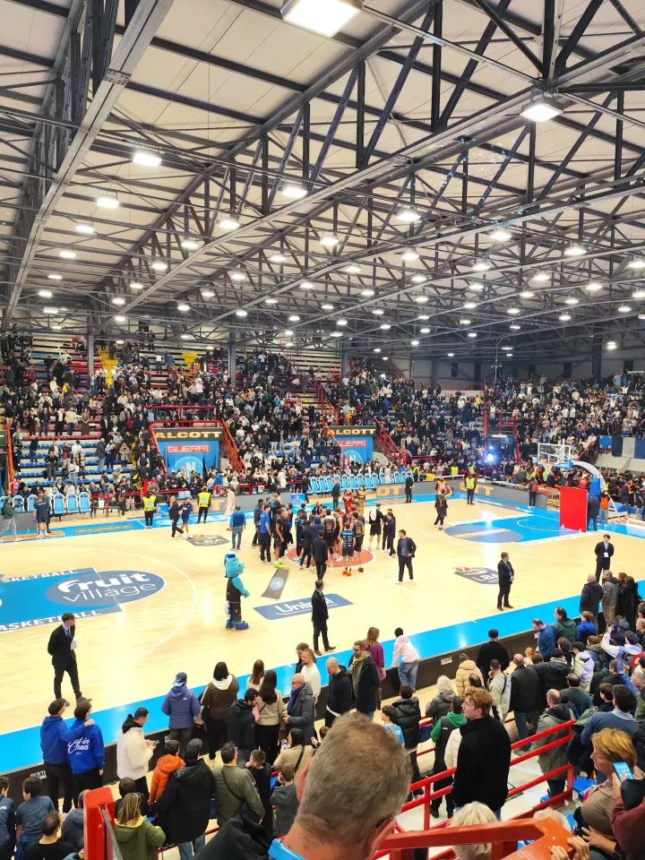 Palasport Fuorigrotta — Arti marziali a Fuorigrotta, Napoli