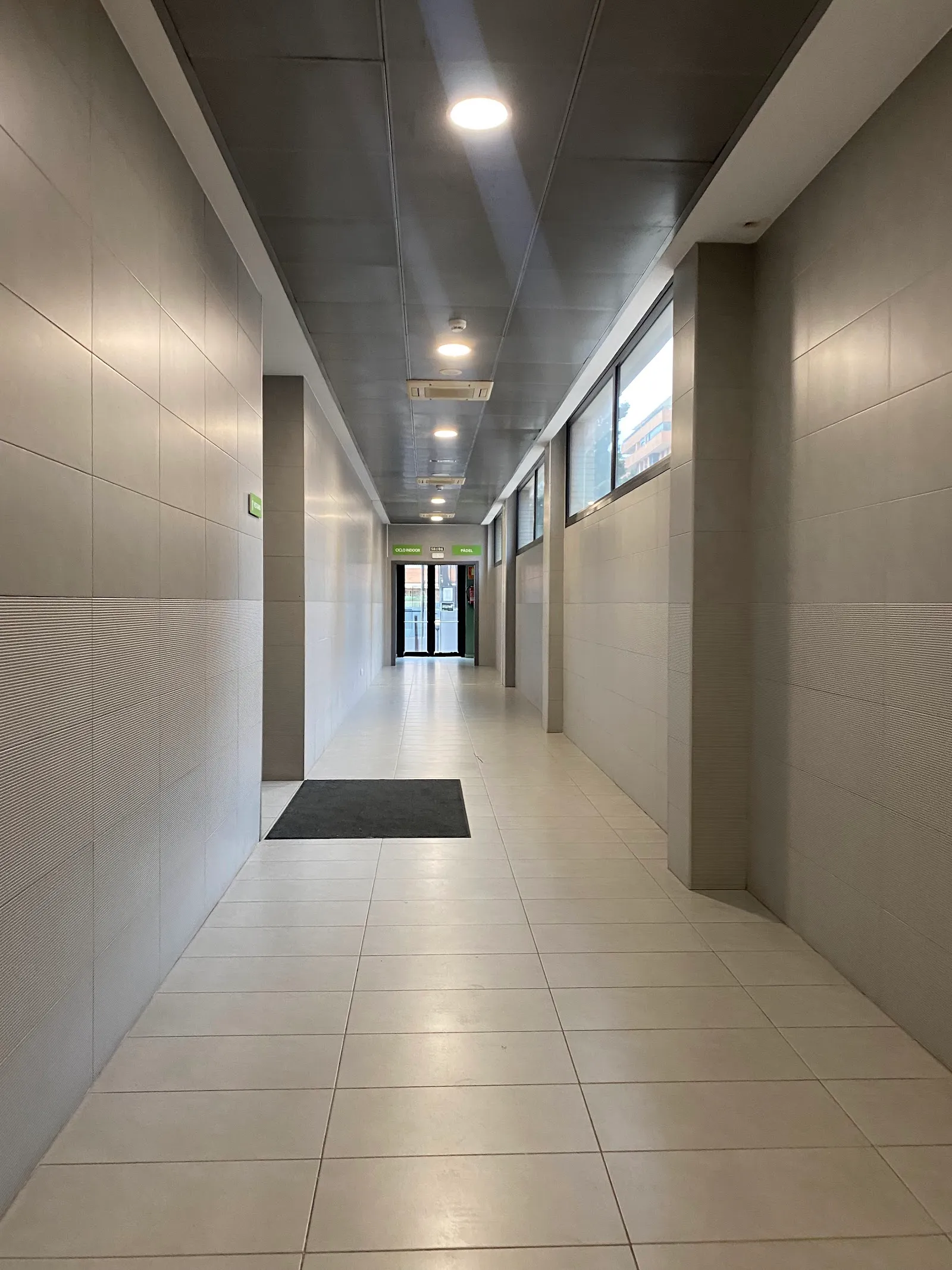 SUMA Fitness Club PATACONA | Gimnasio y Piscina en Valencia — estudio de fitness-studio en Vera, Alboraia — 2