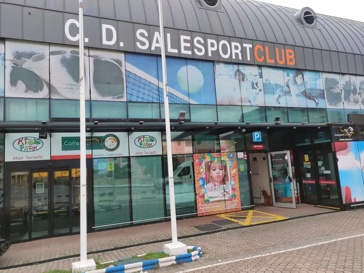 Salesportclub — Estudio de fitness en Perines, Santander