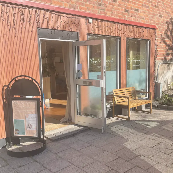 Big tiny moments — yoga-studio i Bromma, Stockholm