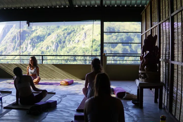 Astroyoga by Julia — yoga-studio en Gràcia, Barcelona — 2