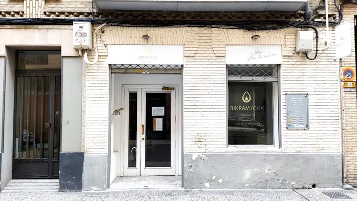 BIkram Yoga Zaragoza College Of India & Original Hot Yoga — yoga-studio en Centro, Zaragoza — 2