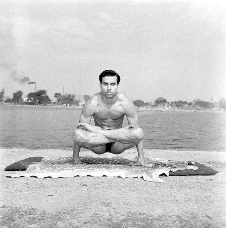 BIkram Yoga Zaragoza College Of India & Original Hot Yoga — yoga-studio en Zaragoza — 5