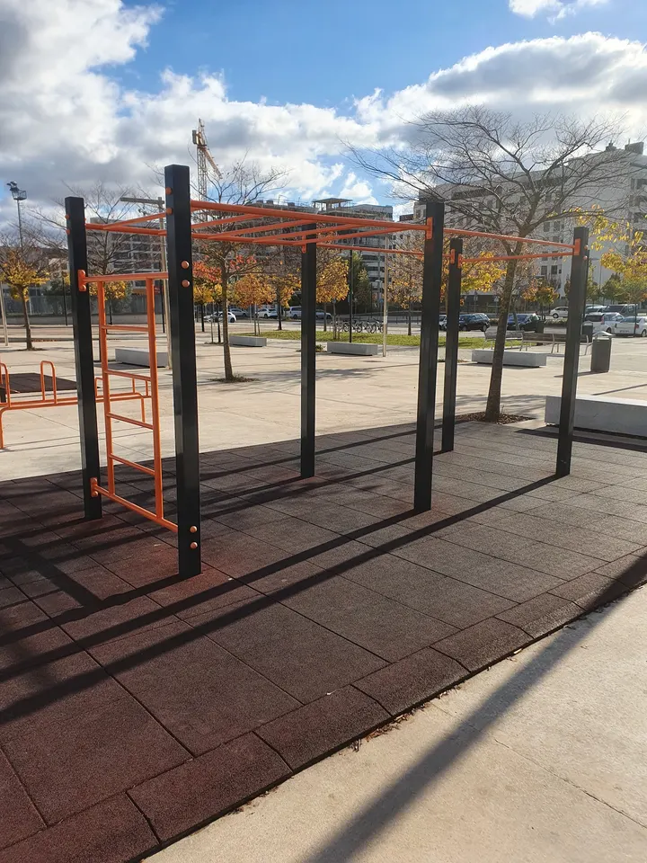 Parque Calistenia — calisthenics-studio en Lezcairu, Pamplona — 2