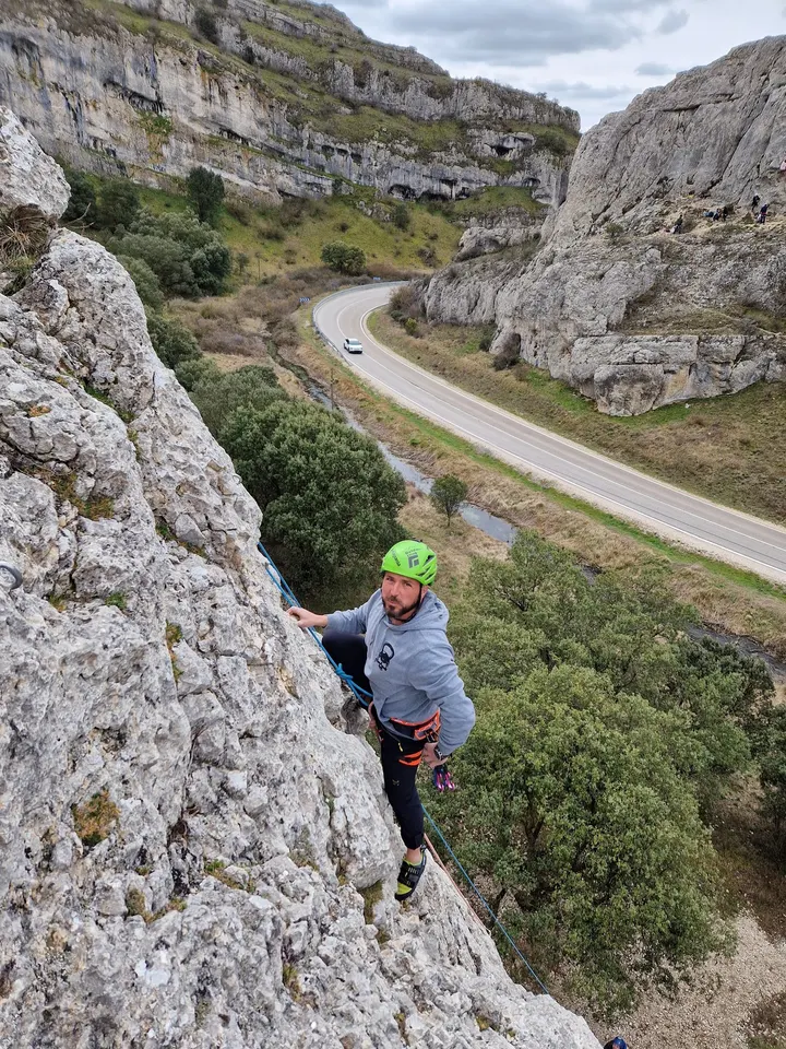 Outdoor Climb — Escalada en El Crucero, Burgos