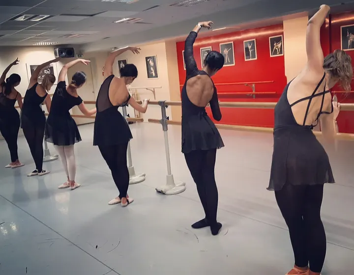 Cours de danse classique Cyrielle Thouin — danse-studio à Paris 14e Arrondissement, Paris — 3