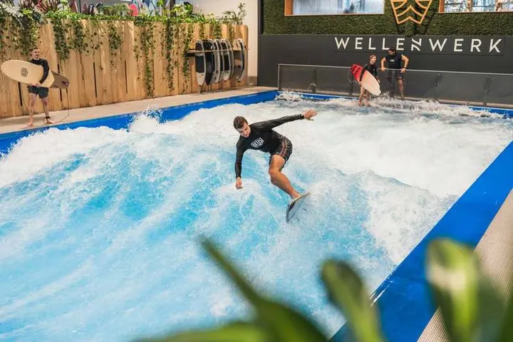 Wellenwerk - Surfen in Berlin — Cycling Studio in Lichtenberg, Berlin