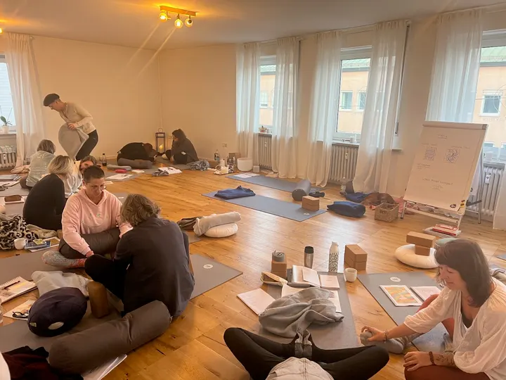 Be You Yoga Academy — yoga-studio in Bernstadt — 5