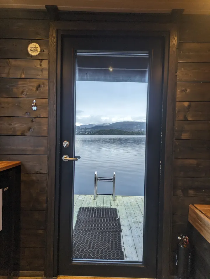 Fagernes Flytebad — recovery-studio i Bønes, Bergen — 2