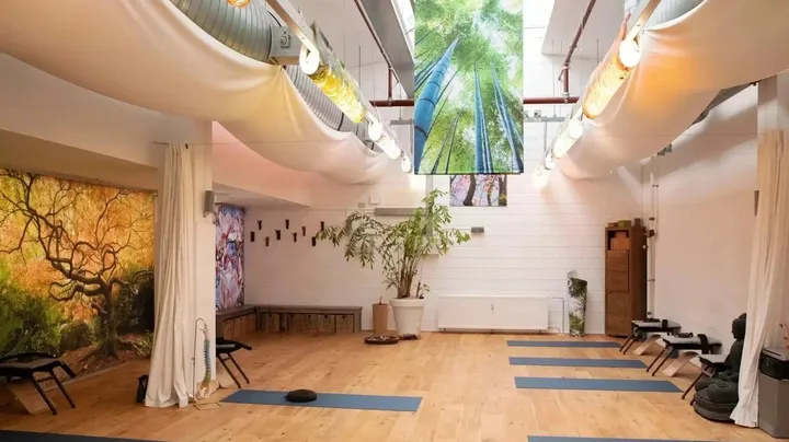 Yogafabriek — yoga-studio in Laak, Den Haag — 2