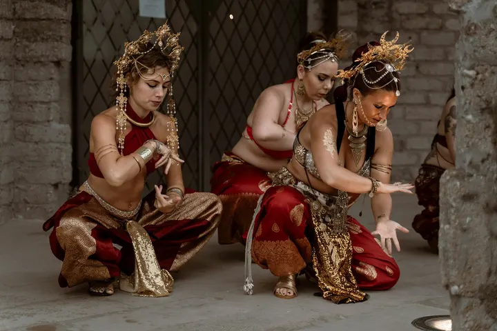 Sylvatika Tribe✨Danza del vientre tribal✨Danza Tahitiana✨ Yoga✨ Hipopresivos✨ — yoga-studio en Reus — 3