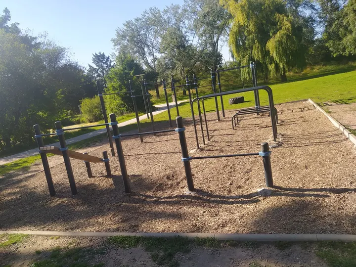 Parc StreetWorkout — callisthénie-studio à Bergeonnerie, Tours — 2