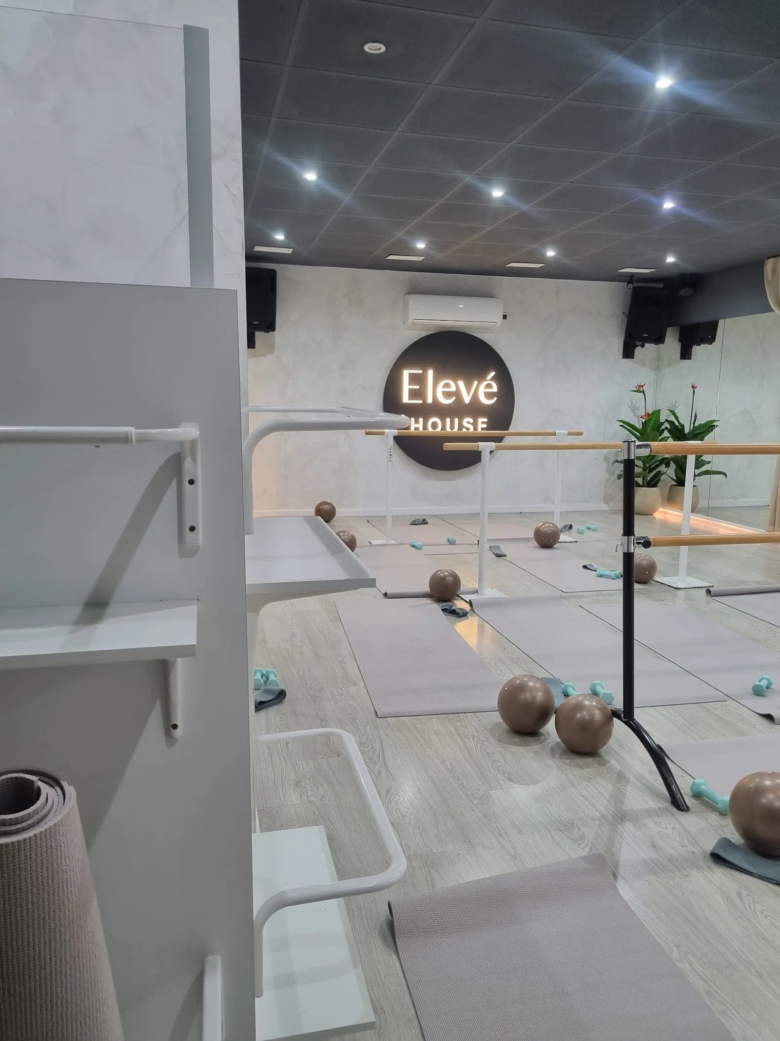 Elevé House Málaga | Barre — barre-studio en Málaga — 3