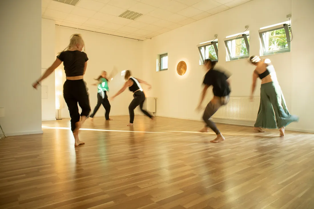Yoga im Park mit Jolanda — yoga-studio i Berlin — 3