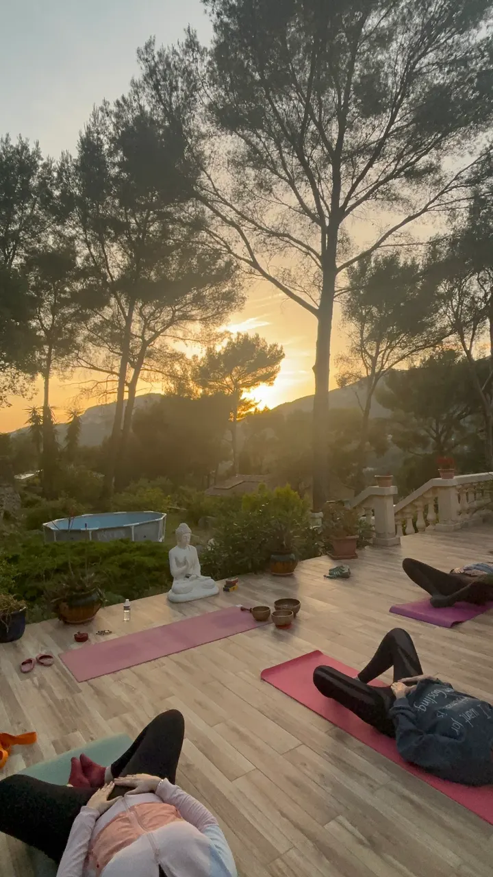 Jyomeluna Shala 1552 Chem. de l'Uba — yoga-studio aux Moulins, Toulon — 2