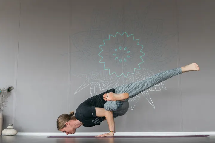 NORDIC SURF AND YOGA Lydia Vasquez — yoga-studio i Nygård, Bergen — 2