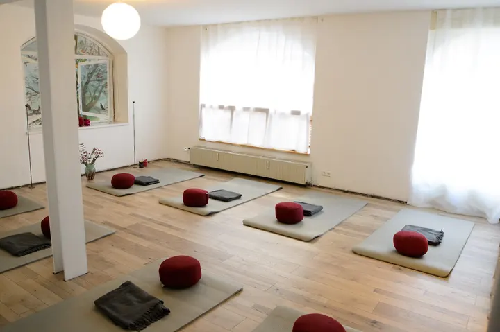 Matte&Stuhl - Raum für Stressbewältigung, Achtsamkeit und Seelenwachstum — Yoga in Vogelsang, Stuttgart