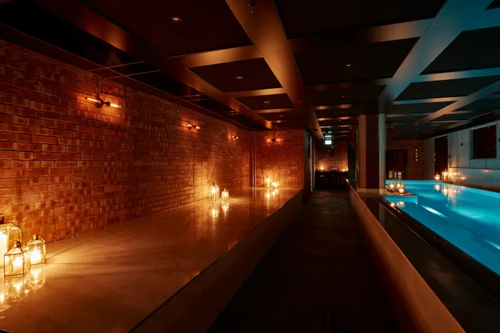 Voltage Lounge Pool Club — wellness-studio i Ängsgärdet, Västerås