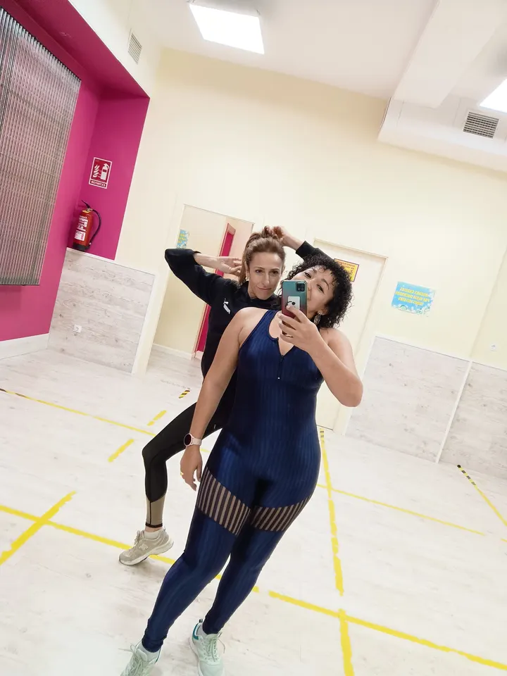 F&S Social Dance — baile-studio en Villa Pilar, Burgos — 2