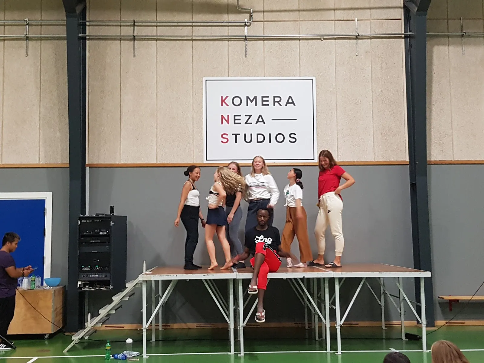 KOMERA NEZA STUDIO — dans-studio i Odense — 5